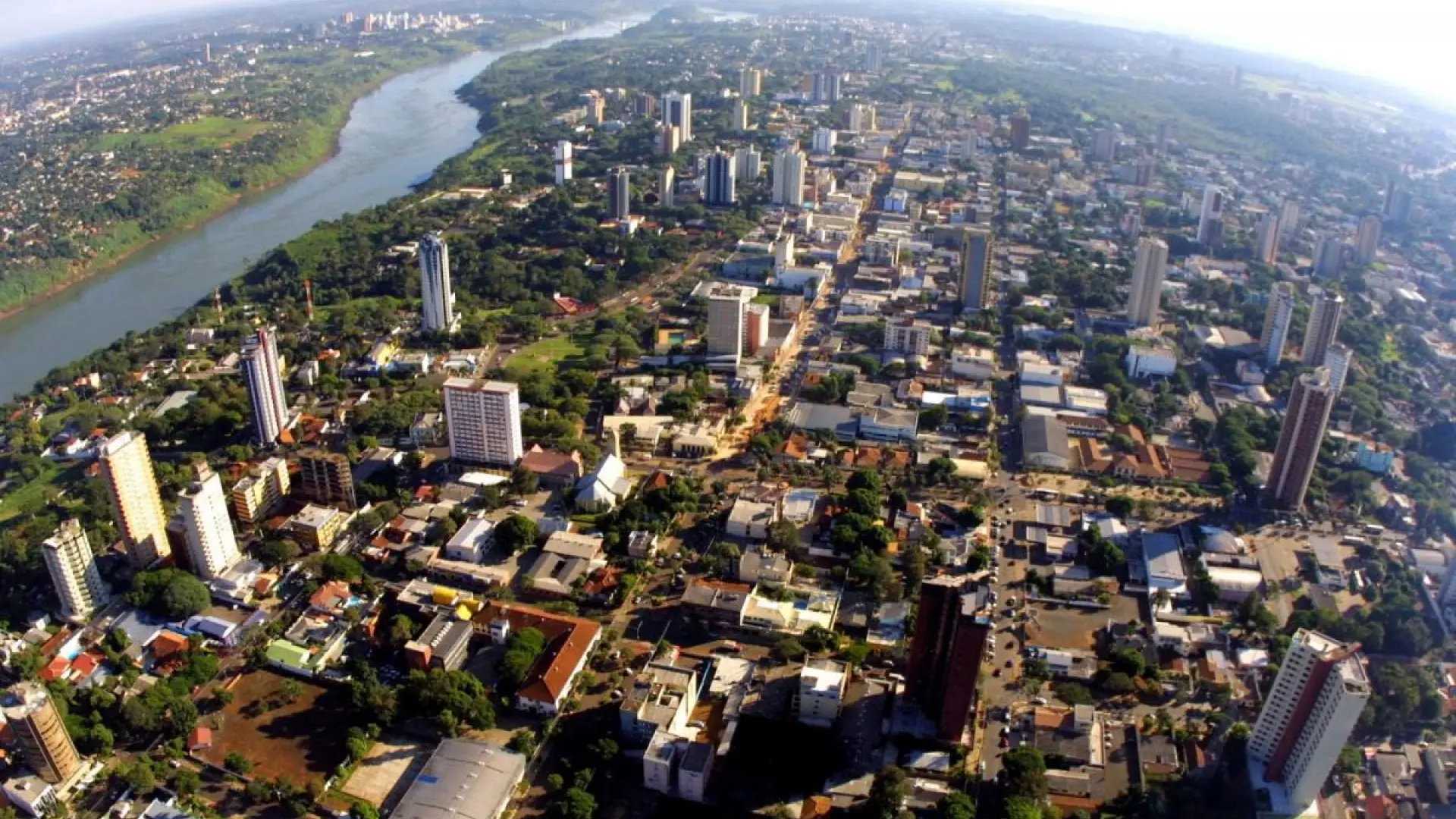 На фото: водопады Игуасу Бразилия (Foz do Iguaçu)