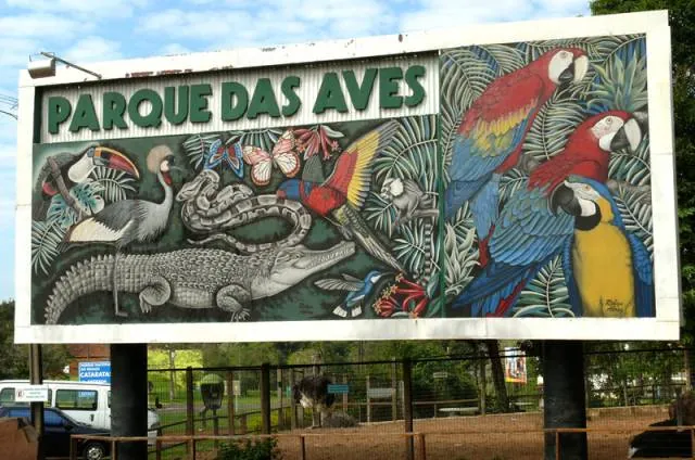На фото: Парк Птиц и водопады Игуасу Бразилия (Foz do Iguaçu)