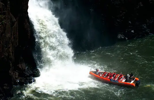На фото: макуко сафари и водопады Игуасу Бразилия (Foz do Iguaçu)