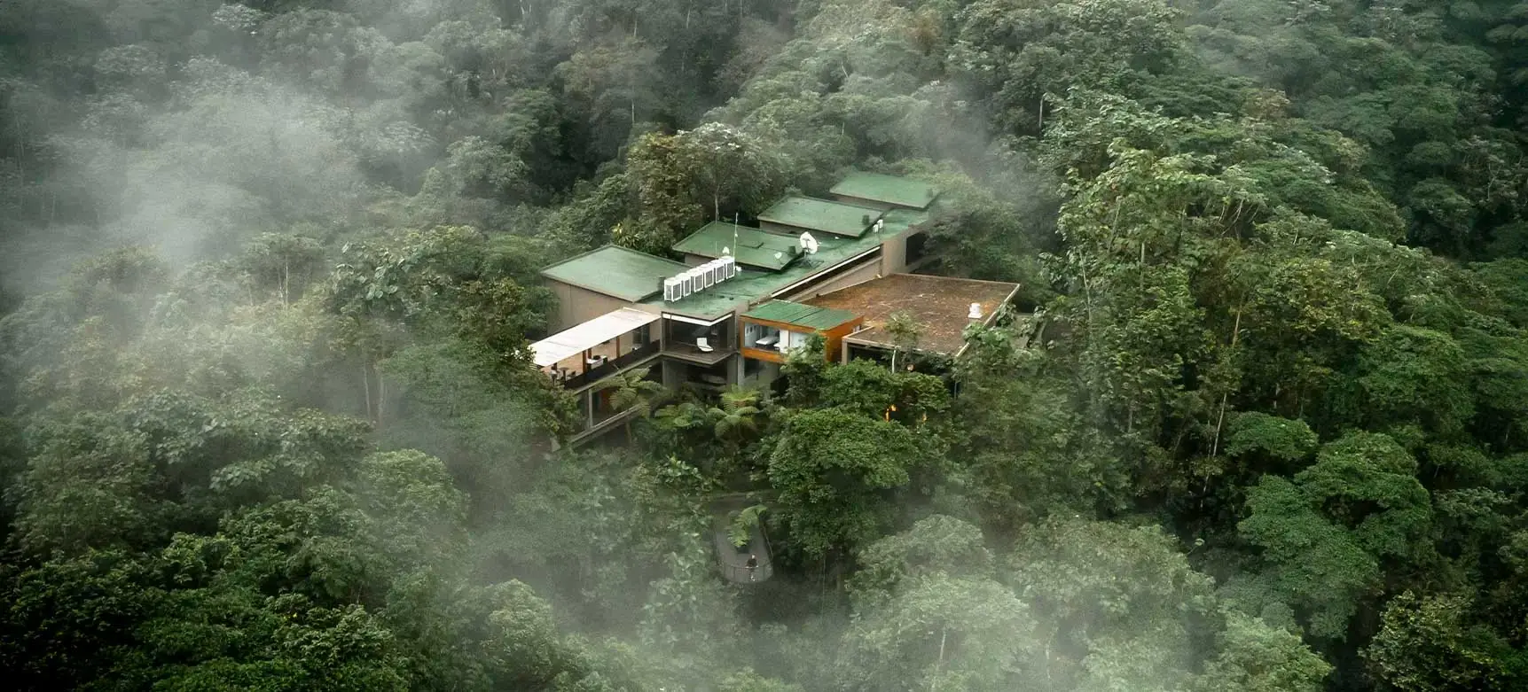 Лодж Машпи (Mashpi Lodge) в облачном лесу Эквадора – эко-отель с панорамными окнами