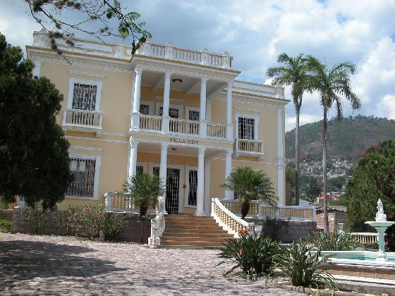 На фото: город Тегусигальпа в Гондурасе