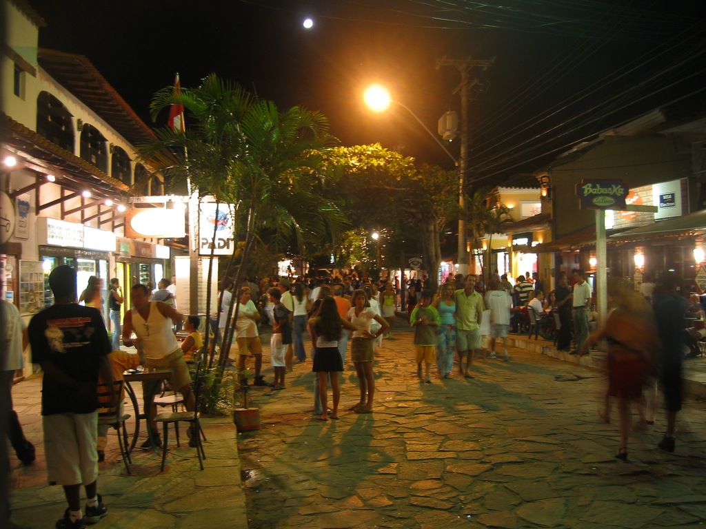 На фото: бразильский курорт Бузиос на океане