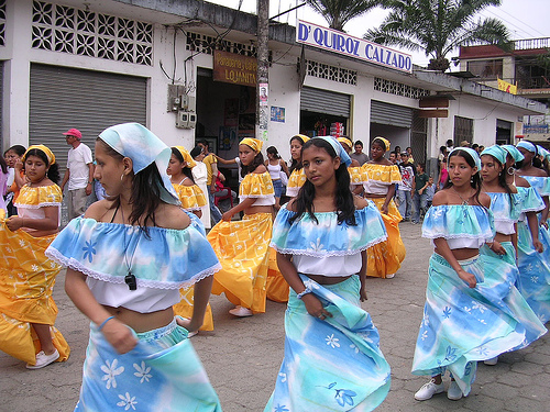 На фото: праздник в Эквадоре