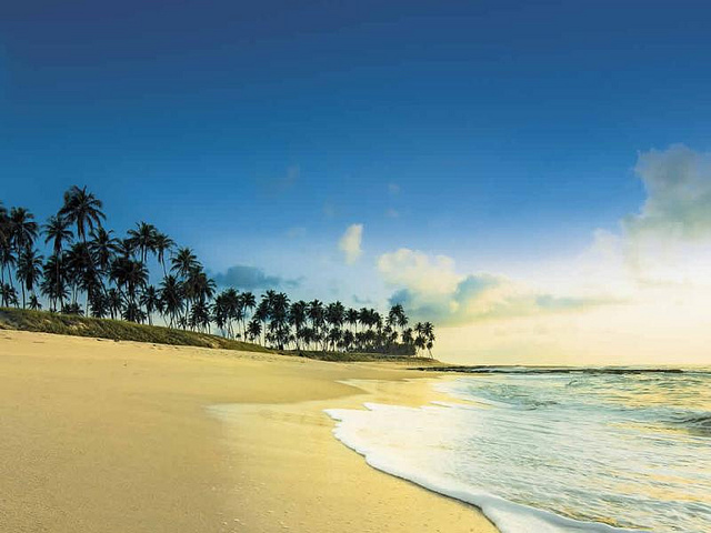 На фото: бразильский курорт Коста ду Сауипе