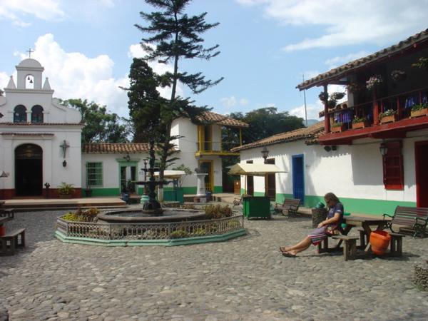 На фото: город Медельин в Колумбии