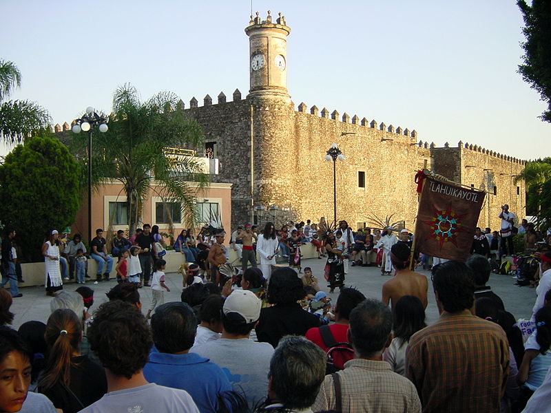 На фото: город Куэрнавака в Мексике