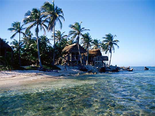 На фото: пляжи Белиза и пляжный отдых в стране