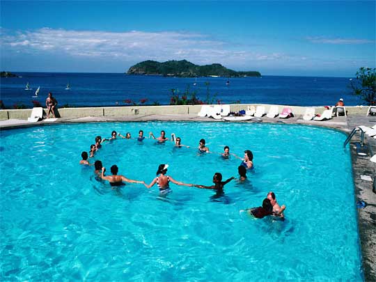 На фото: Икстапа и Сиуатанехо в Мексике