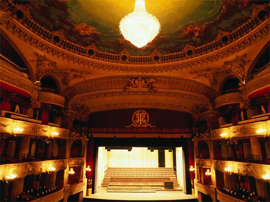 На фото: столица Чили. город Сантьяго-де-Чили