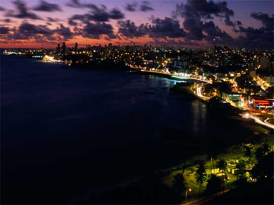 На фото: город Сальвадор де Баия в бразилии