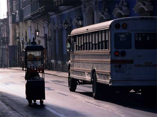 На фото: столица Перу, город Лима