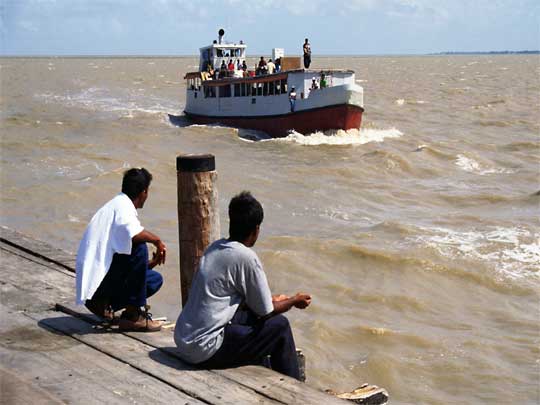 На фото: водохранилище Суринам