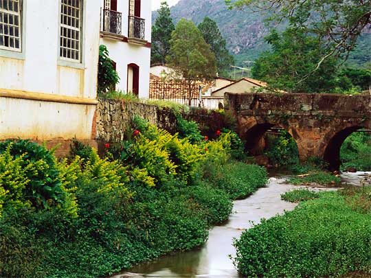 На фото: город Белу Оризонти в Бразилии