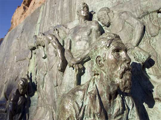 На фото: винный регион и город Мендоса в Аргентине