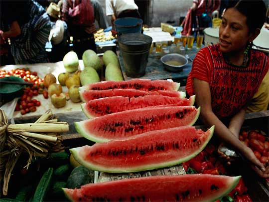 На фото: озеро Атитлан в Гватемале