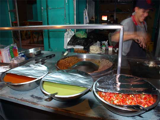 На фото: сальвадорская кухня