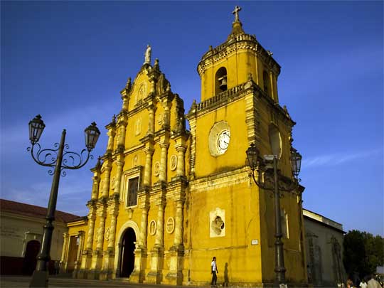 На фото: город Леон в Никарагуа