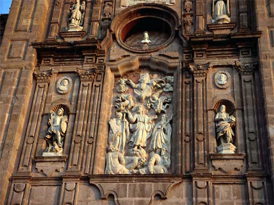 На фото: город Морелия в Мексике