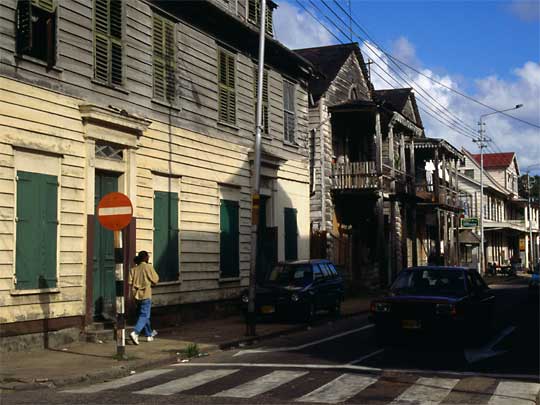 На фото: столица Суринама город Парамариба