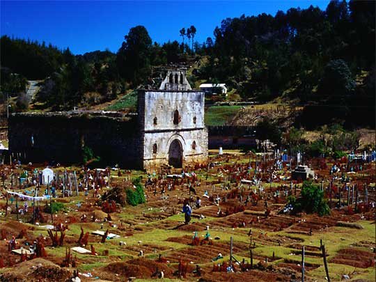 На фото: на улицах города Сан Кристобал де Лас Касас в Мексике