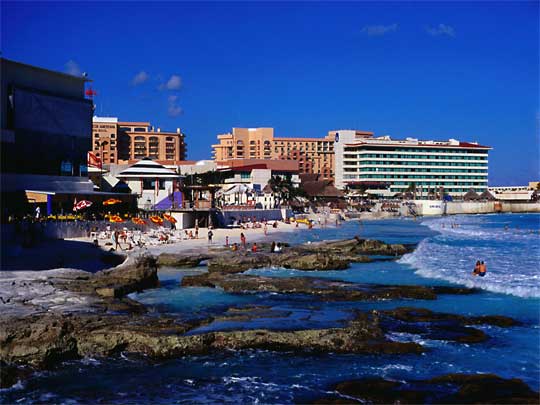 На фото: курорт Канкун в Мексике