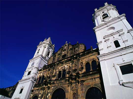 На фото: столица Панамы, город Панама-Сити