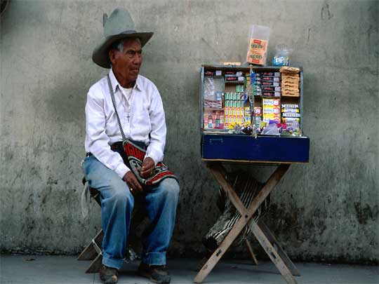 На фото: на улицах города Антигуа-Гуатемала в Гватемале