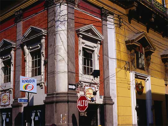 На фото: город Кесальтенанго в Гватемале