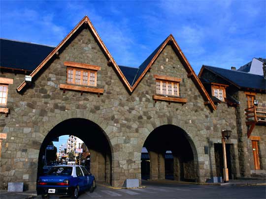 На фото: аргентинский курорт Барилоче в Патагонии