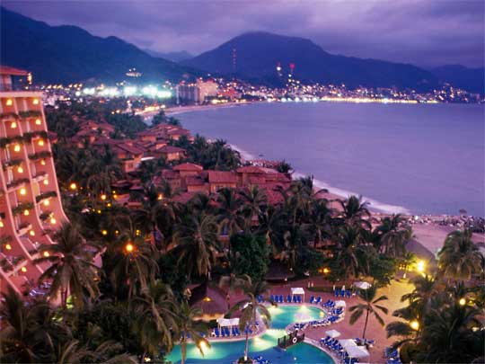 На фото: курорт Пуэрто Вальярта в Мексике