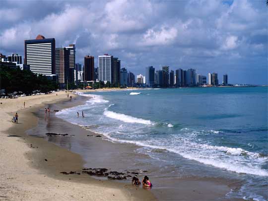 На фото: морской курорт Форталеза в Бразилии