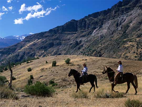 На фото: столица Чили. город Сантьяго-де-Чили