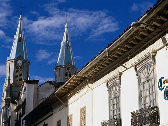 На фото: город Куэнка в Эквадоре