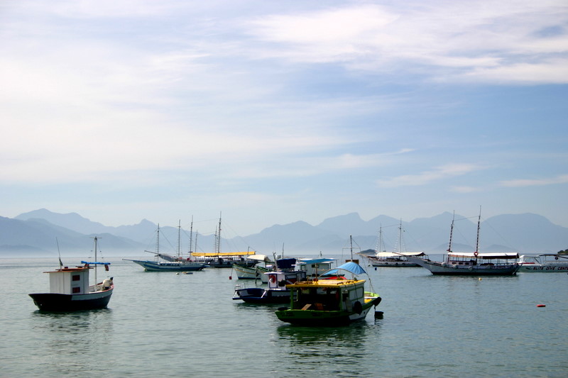 На фото: морской курорт остров Илья-Гранди в Бразилии