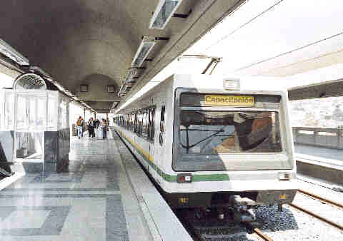 На фото: город Медельин в Колумбии