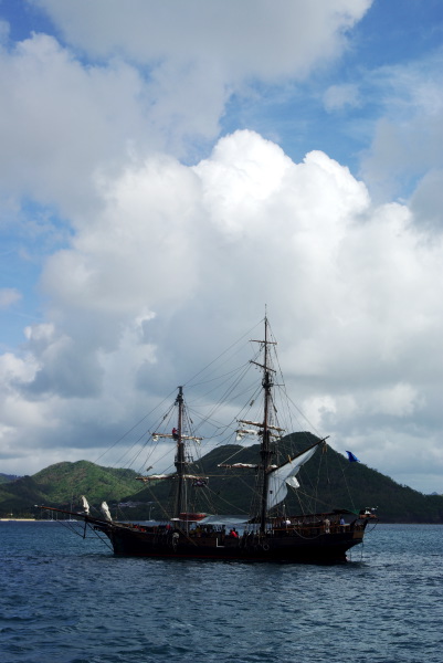 На фото: морской курорт остров Илья-Гранди в Бразилии