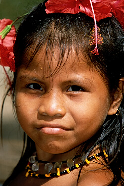 На фото: индейцы племени Эмбера в Панаме