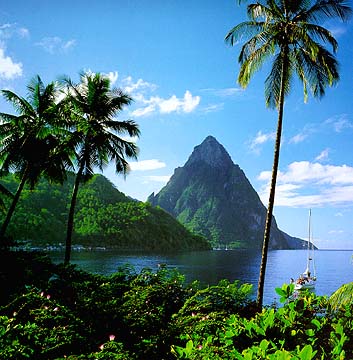 На фото: округ Кайо в Белизе