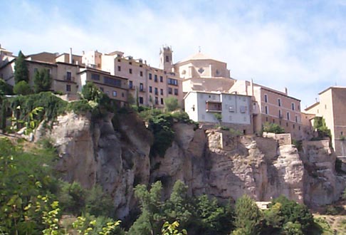 На фото: город Куэнка в Эквадоре