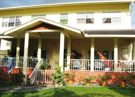 На фото: столица страны Гайана - город Джорджтаун