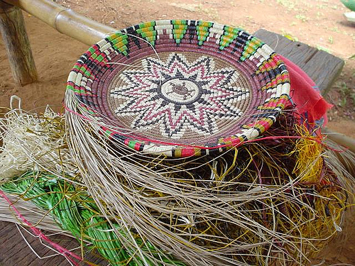 На фото: индейцы племени Эмбера и их быт в Панаме