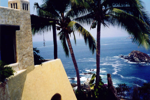 На фото: Икстапа и Сиуатанехо в Мексике