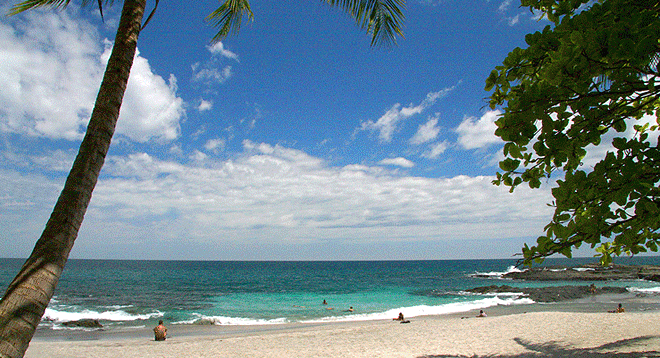 На фото: пляж в Монтесума в Коста-Рике