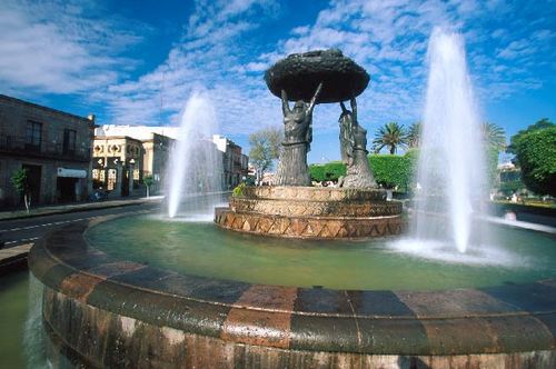 На фото: город Морелия в Мексике