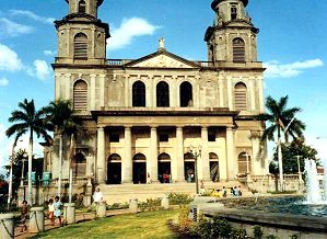 На фото: город в Никарагуа