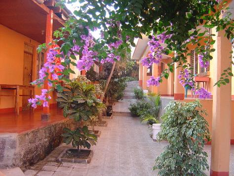 На фото: Сан-Педро-ла-Лагуна в Гватемале