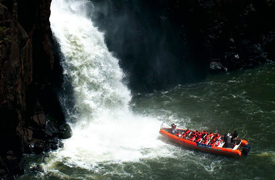 На фото: макуко сафари и водопады Игуасу Бразилия (Foz do Iguaçu)