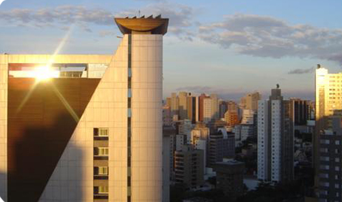 На фото: город Белу Оризонти в Бразилии