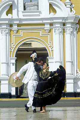 На фото: город Трухильо в Перу