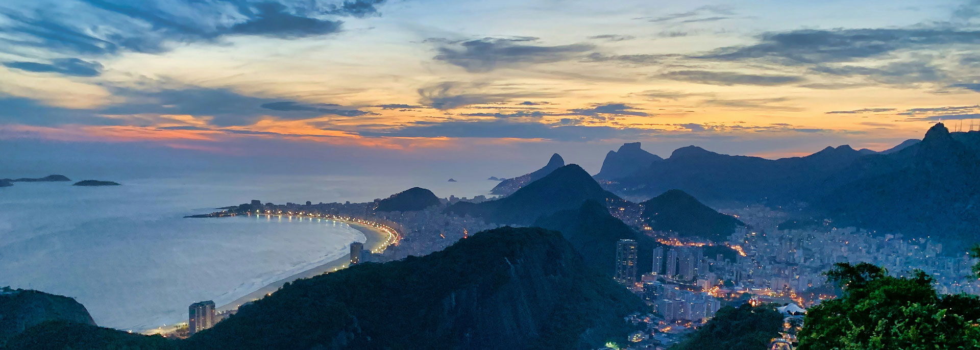 на фото: Канатная дорога на Сахарную голову, Рио-де-Жанейро